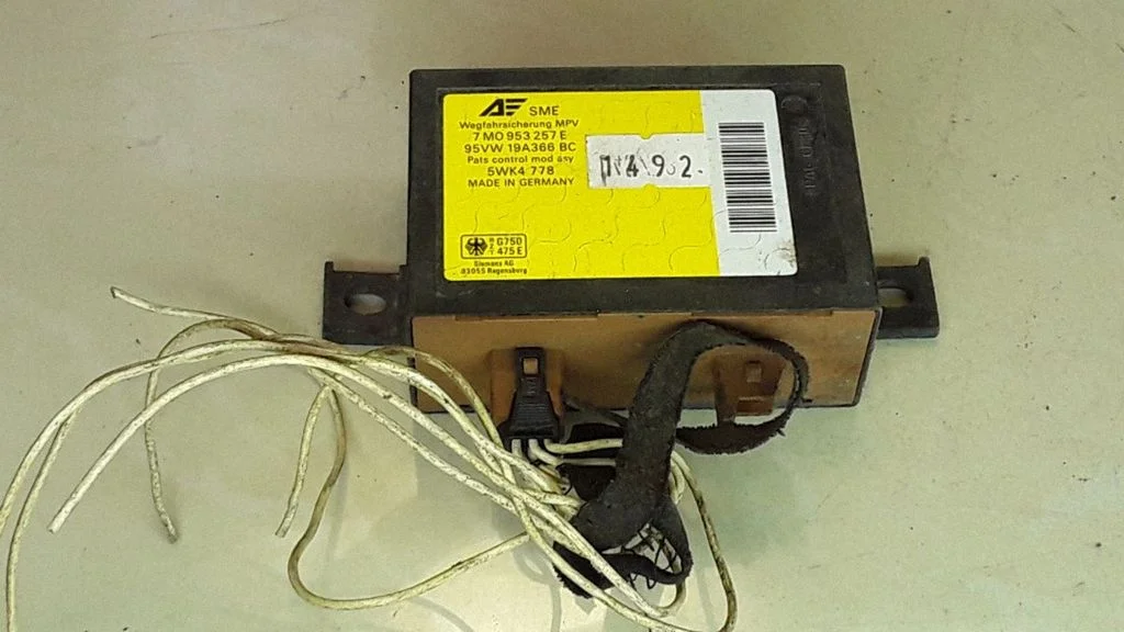 Immobilizer control unit/module 7M0953257E