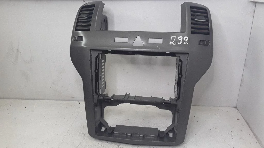 Raadio/navigatsiooni viimistlus – Opel Zafira B (2005-2014)