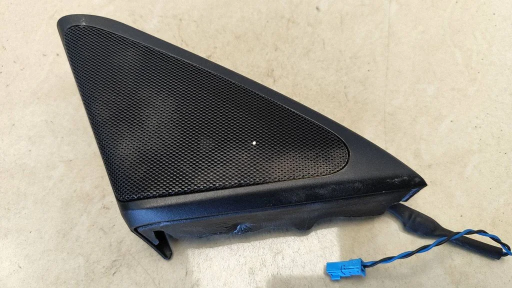 Front door high frequency speaker – BMW 7 Series F01 F02 F03 F04 (2008-2016)