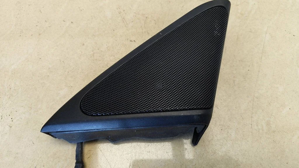 Front door high frequency speaker – BMW 7 Series F01 F02 F03 F04 (2008-2016)