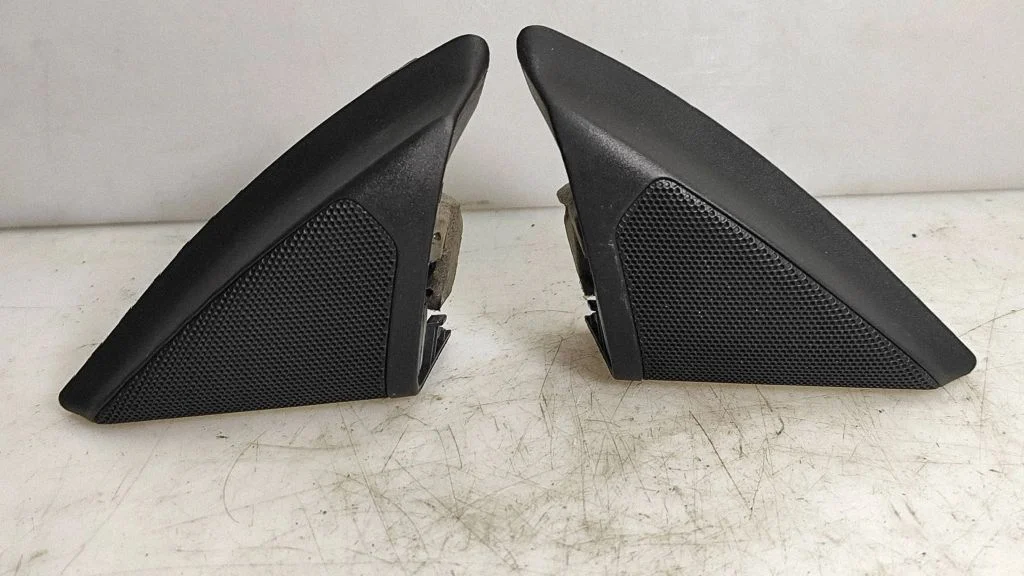 Front door high frequency speaker 13240950