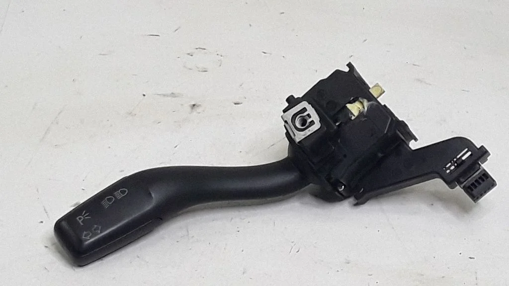 Indicator stalk – Audi A3 S3 8P (2003-2012)