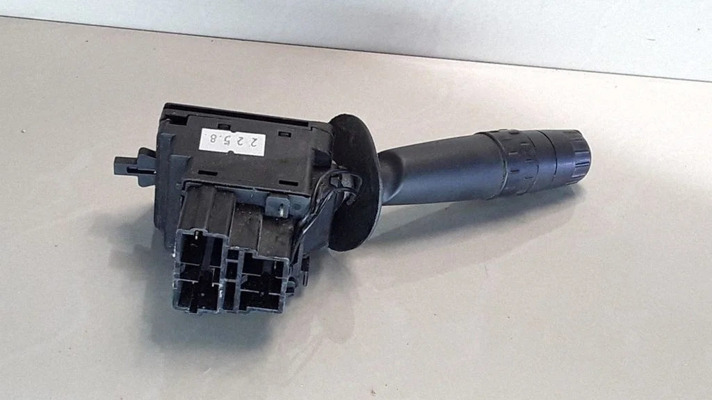 Indicator stalk – Peugeot 406 (1999-2006)