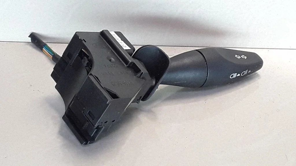 Indicator stalk – Ford Focus (1998-2004)