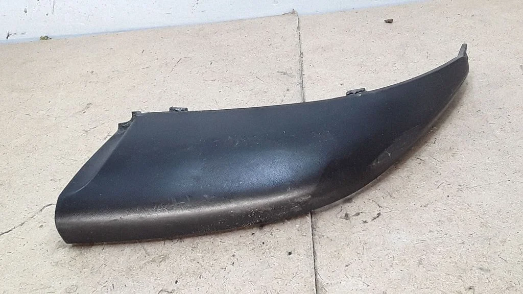 Rear bumper trim bar molding 90580807