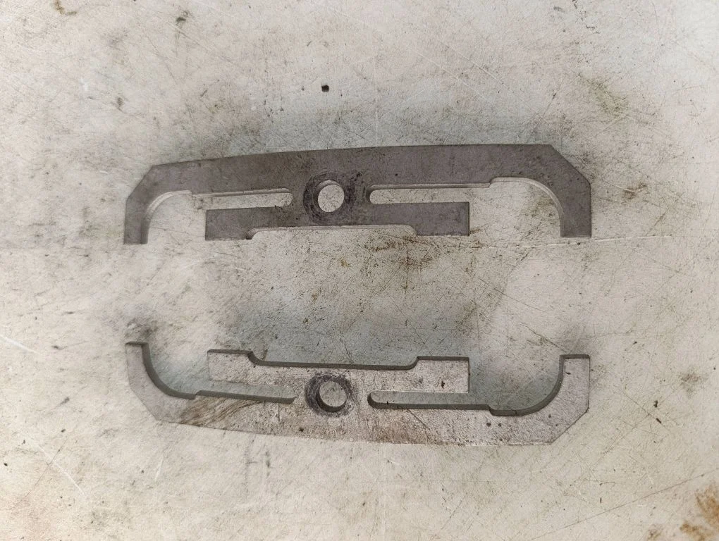 Docisk wtryskiwacza – BMW Seria 1 E81 E87 (2004-2011)