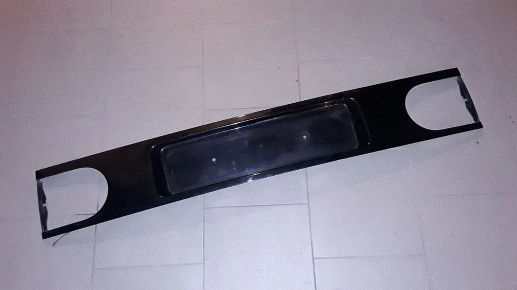 Tailgate trim MT4964981