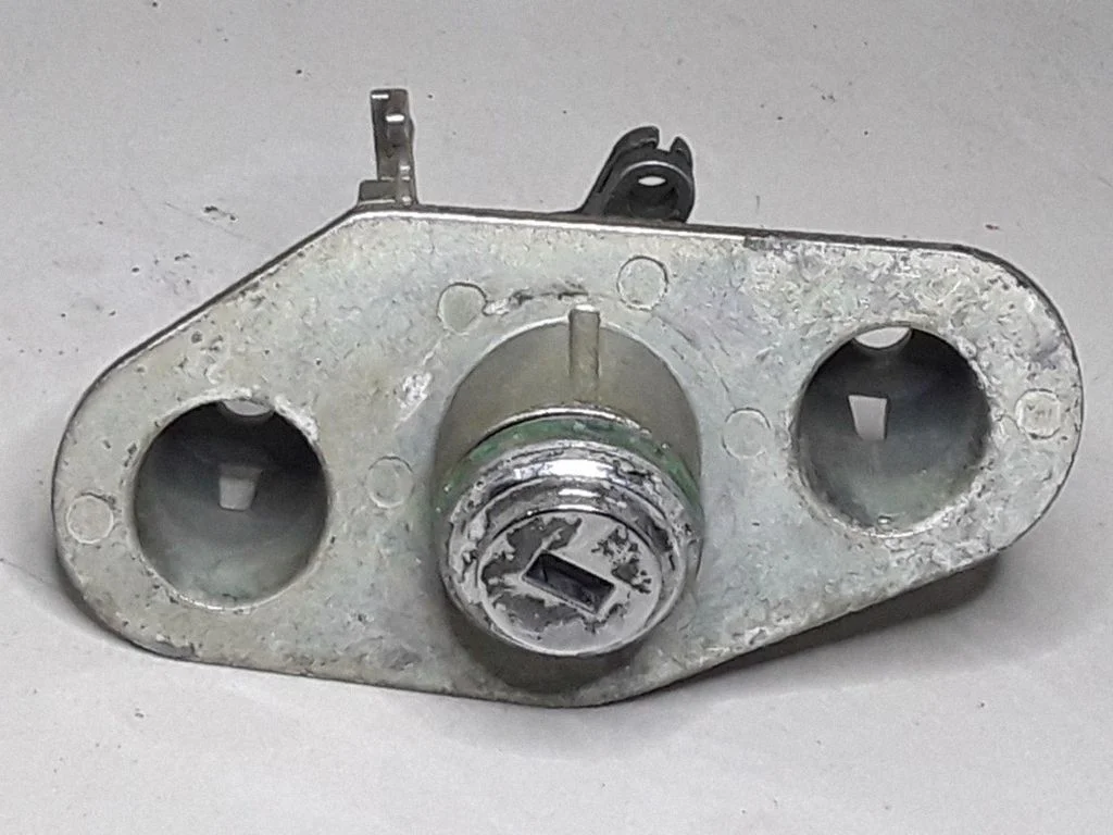 Tailgate exterior lock – Volvo S60 (2001-2004)