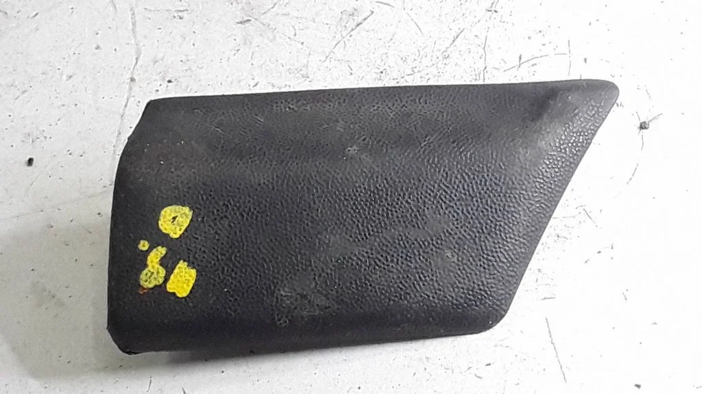 Poritiiva iluliist (molding) – Volkswagen Golf III (1992-1997)