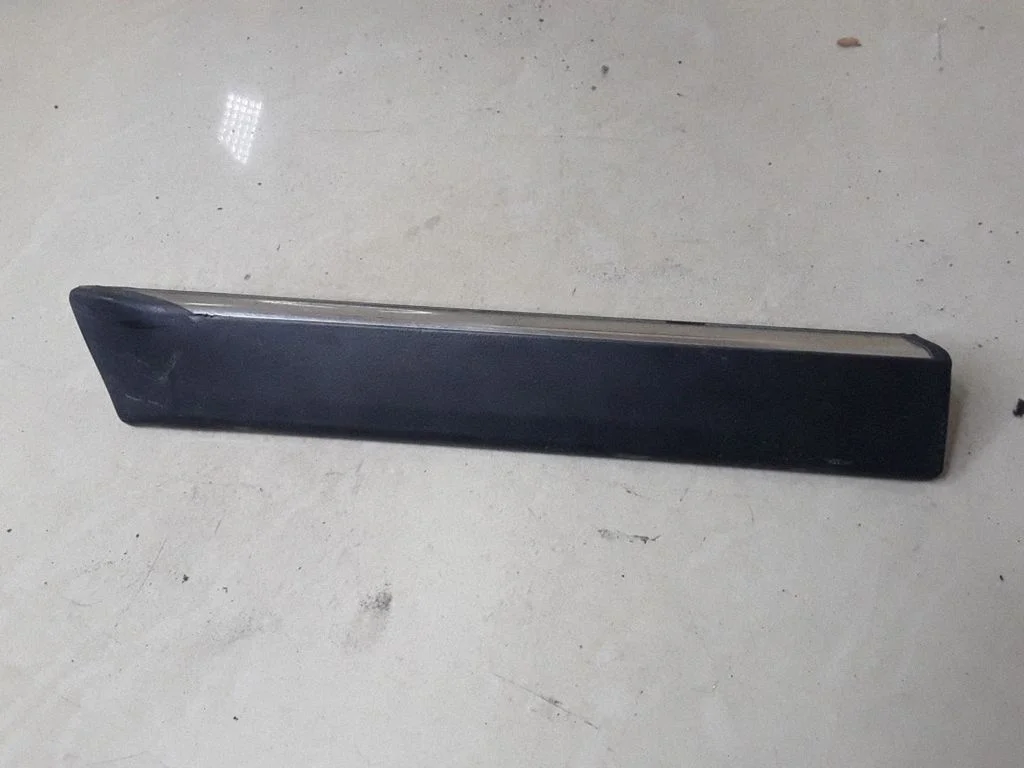 Poritiiva iluliist (molding) – BMW 5-seeria E39 (1996-2003)