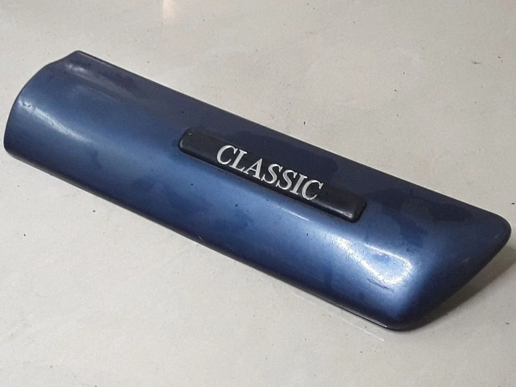 Poritiiva iluliist (molding) – Mercedes-Benz E-klass W210 (1995-2002)