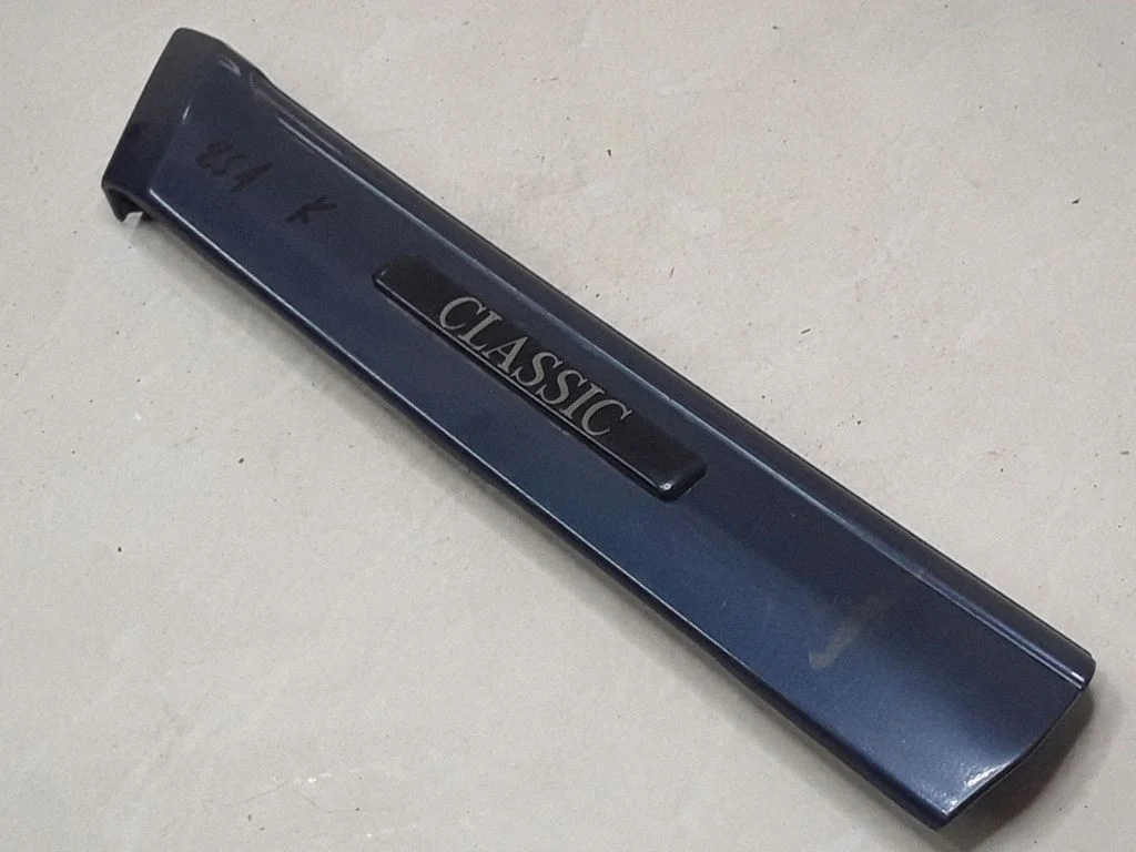 Poritiiva iluliist (molding) – Mercedes-Benz C-klass AMG W202 (1993-2000)