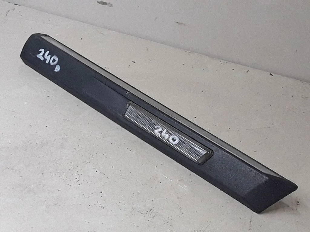 Poritiiva iluliist (molding) – BMW 7-seeria E38 (1993-2001)