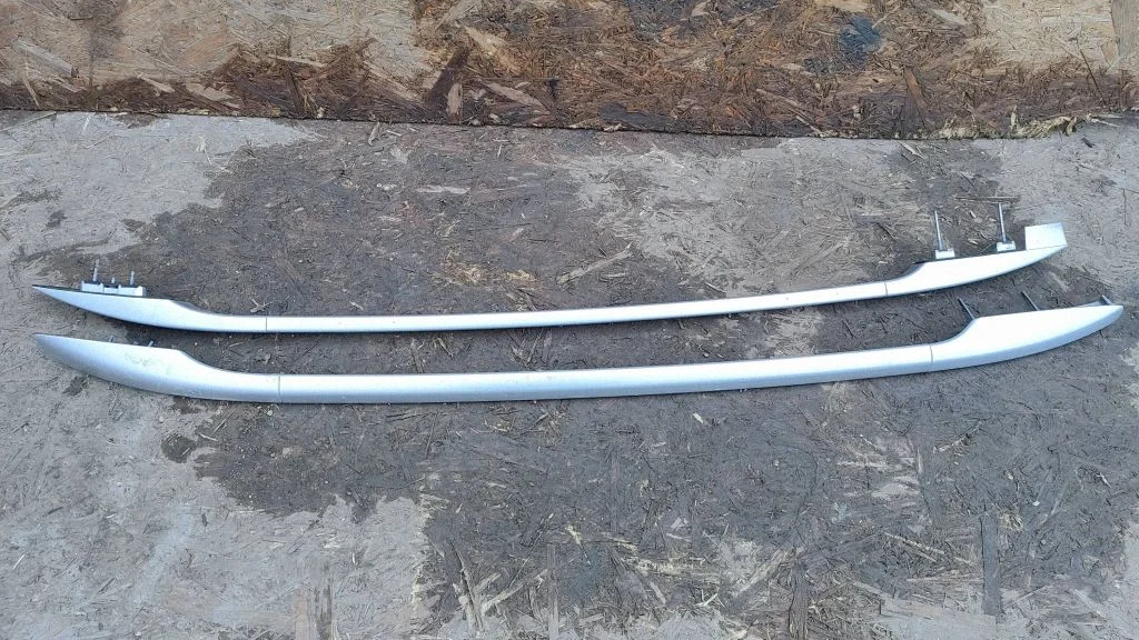 Roof bar rail