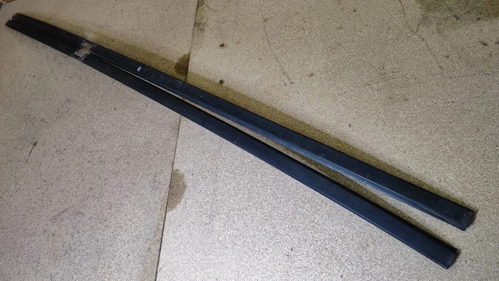 Roof trim bar molding cover