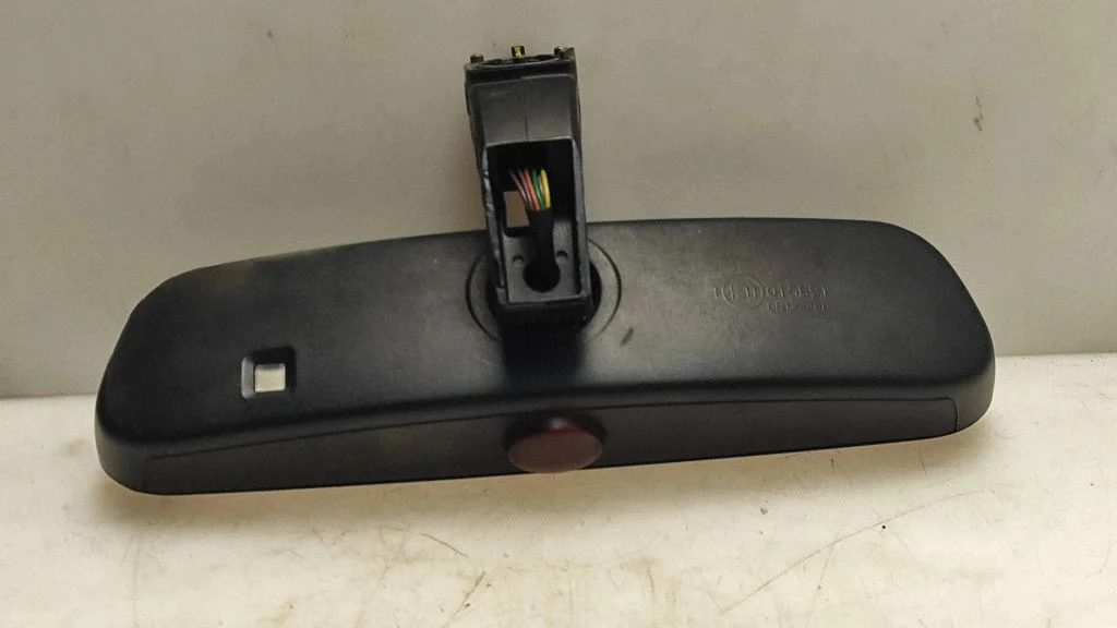 Rear view mirror (interior) 9050943