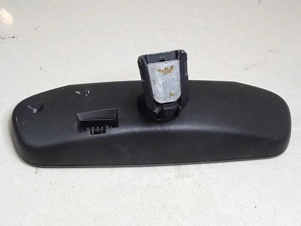Rear view mirror (interior) – Toyota Avensis T250 (2006-2009)