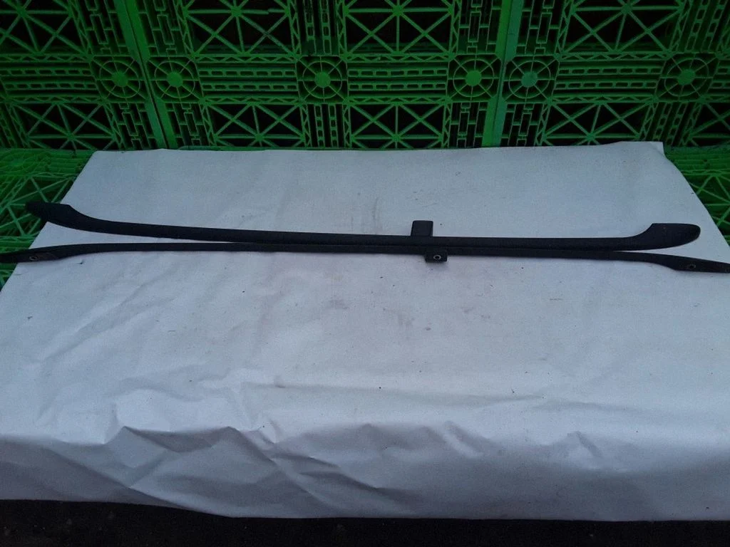 Roof bar rail – Volkswagen Passat B5 (1997-2000)