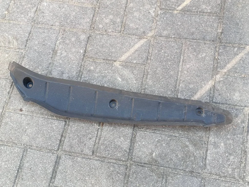 Zakończenie błotnika 8Y0821111