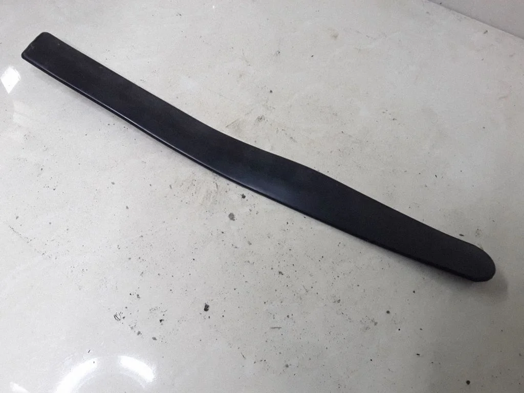 Rear fender molding trim 9227278