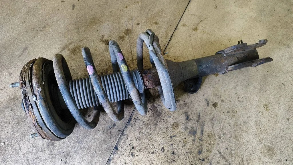 Front shock absorber with coil spring – Hyundai Santa Fe (2006-2012)