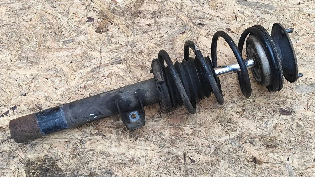 Front shock absorber with coil spring – BMW 3 Series E90 E91 (2005-2012)