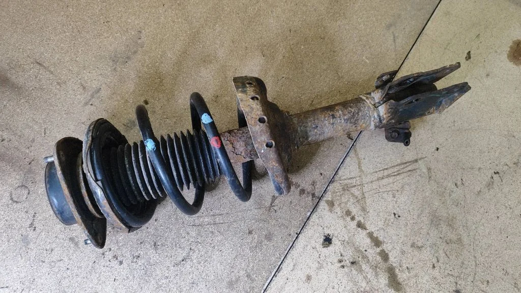 Front shock absorber with coil spring – Subaru Forester SH (2008-2013)