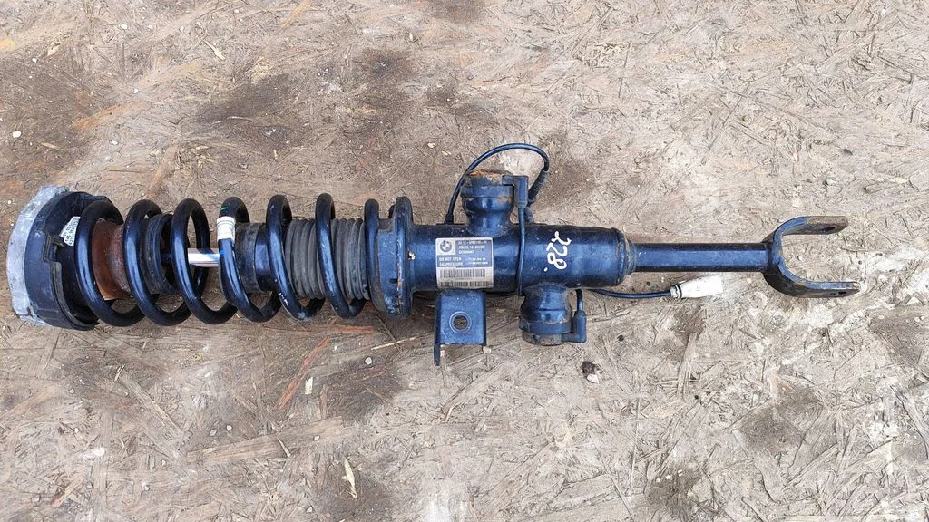 Front shock absorber with coil spring 6863116