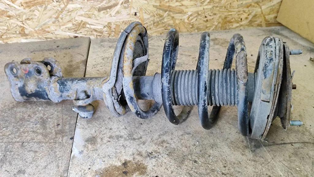 Front shock absorber with coil spring – Hyundai Santa Fe (2006-2012)