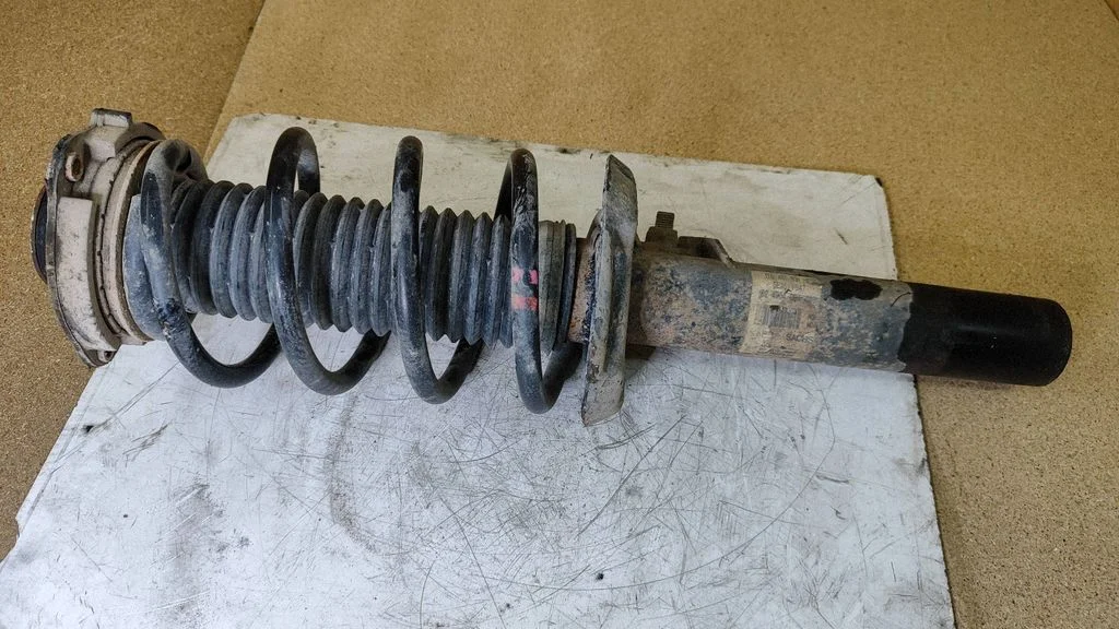 Front shock absorber with coil spring 1T0413031H