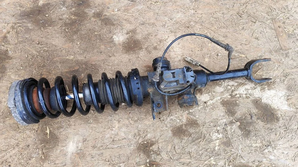 Front shock absorber with coil spring 6863115