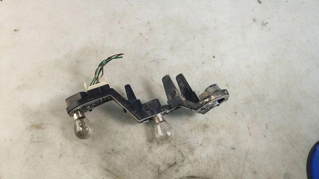 Pokrywa oprawki lampy tylnej – Toyota Avensis T250 (2003-2006)