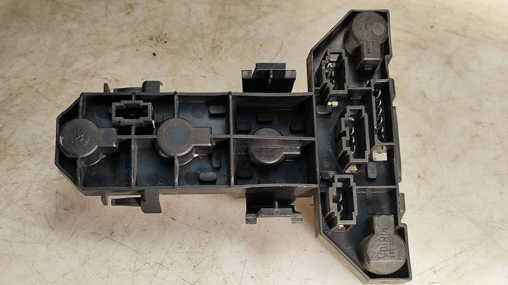 Pokrywa oprawki lampy tylnej – Volkswagen Golf IV (1998-2005)