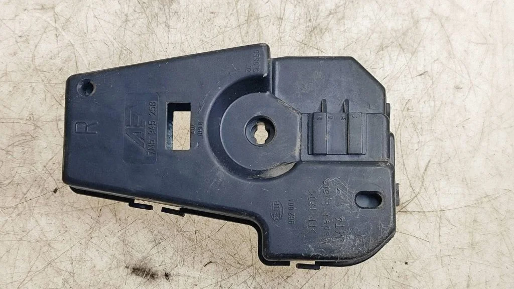 Pokrywa oprawki lampy tylnej – Ford Galaxy (2000-2006)
