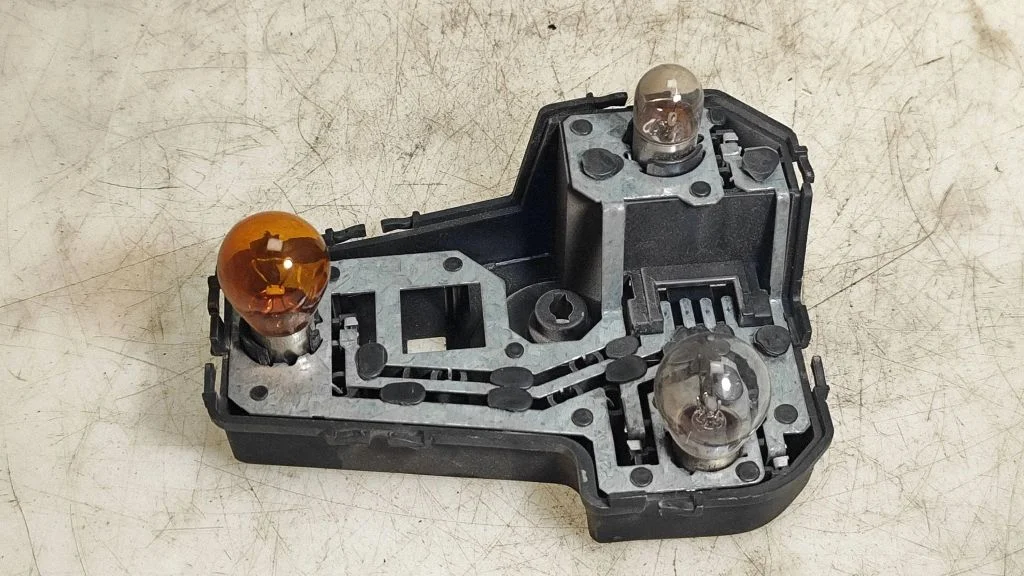 Pokrywa oprawki lampy tylnej – Ford Galaxy (2000-2006)