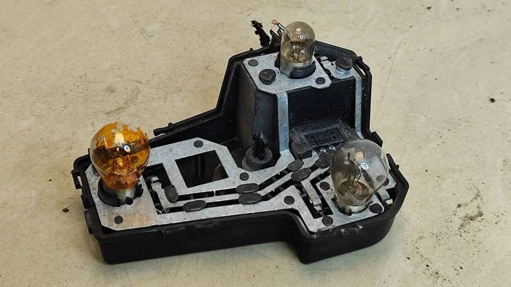 Pokrywa oprawki lampy tylnej – Volkswagen Sharan (1996-2000)