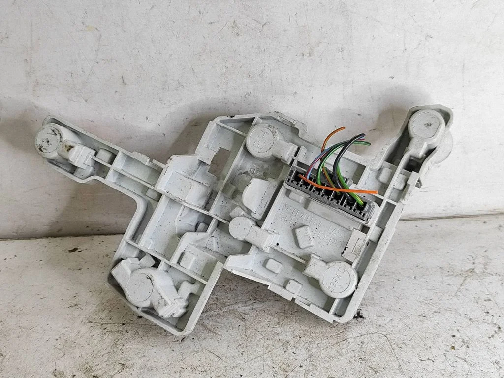 Pokrywa oprawki lampy tylnej – Ford Mondeo Mk III (2000-2007)