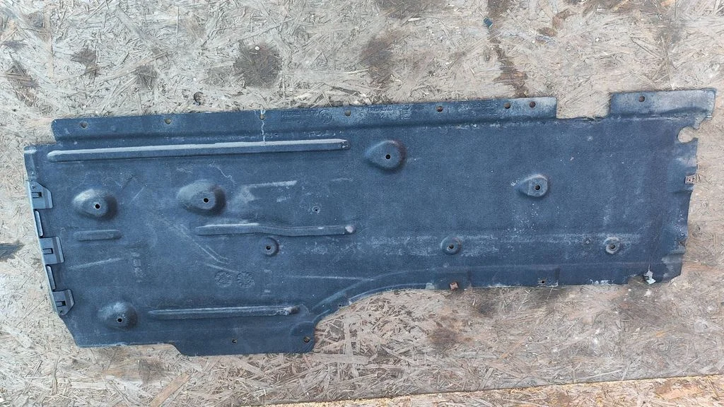 Külgmine põhjakaitse – BMW 3-seeria E90 E91 (2005-2012)