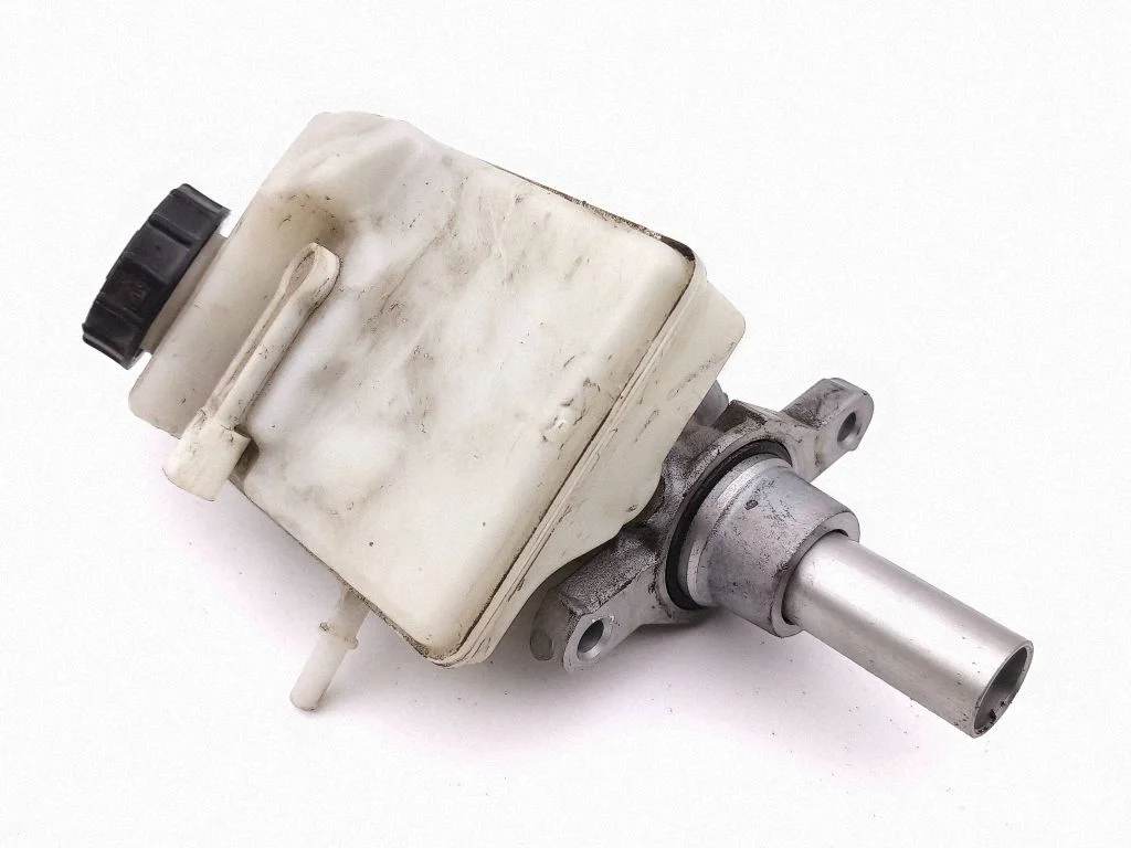 Master brake cylinder JX612140A