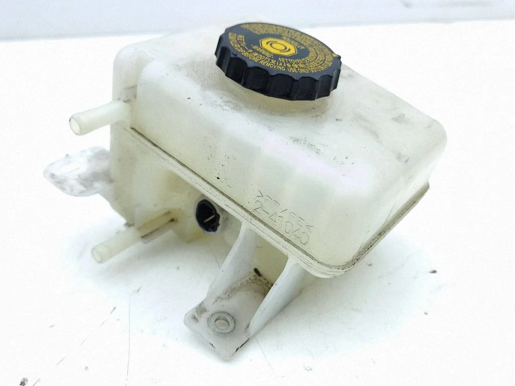 Brake fluid reservoir 241040
