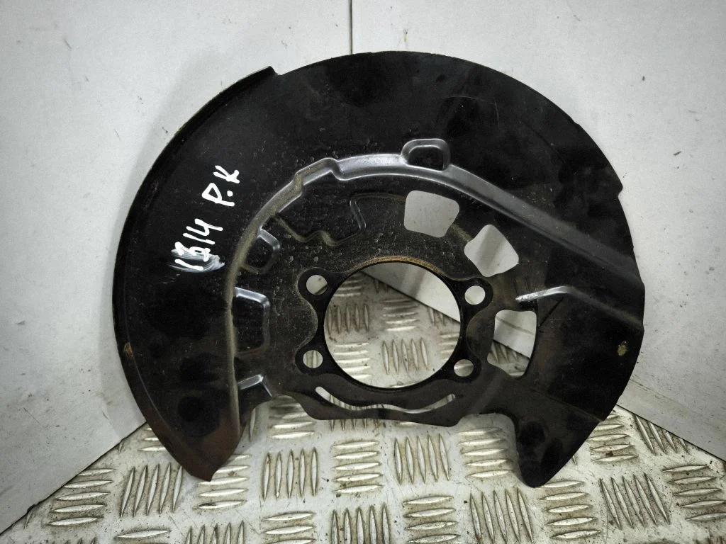 Esimese piduriketta tolmukaitse 411615MZ0C