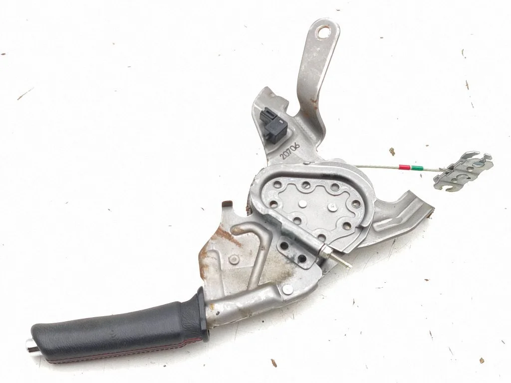 Handbrake/parking brake lever assembly