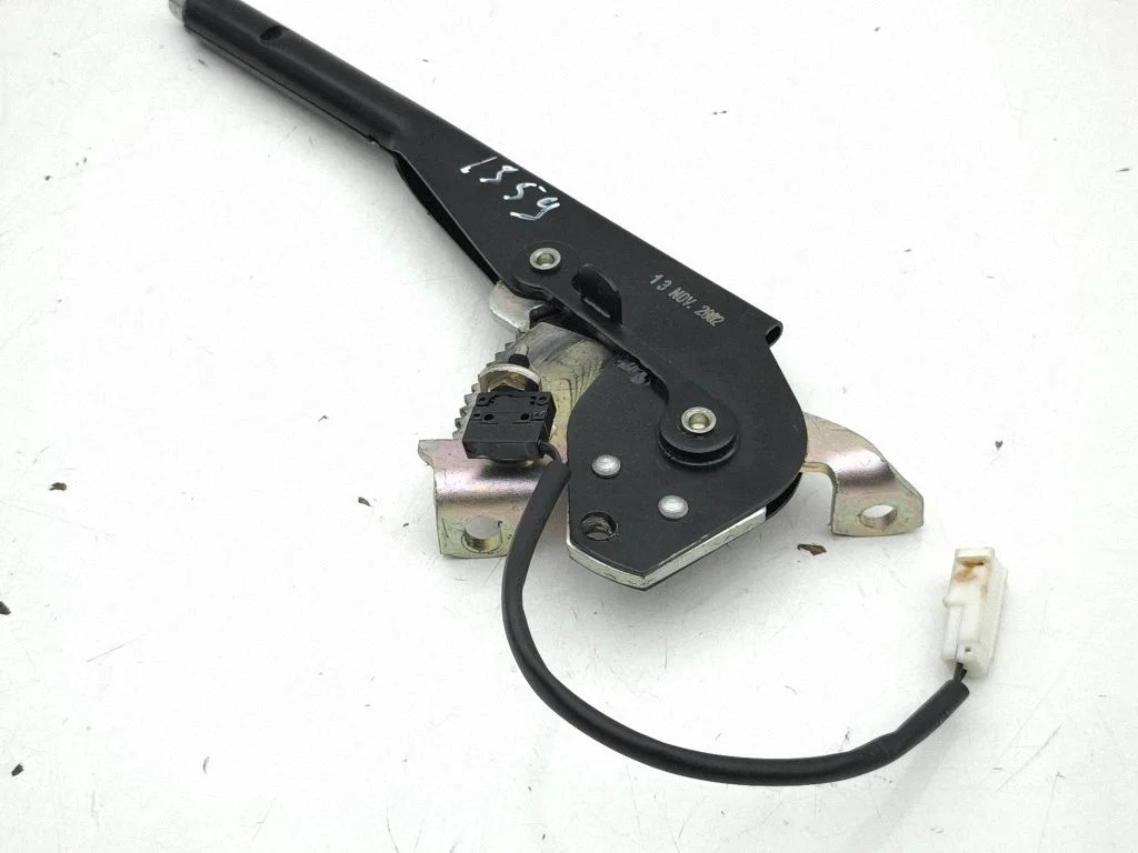 Handbrake/parking brake lever assembly