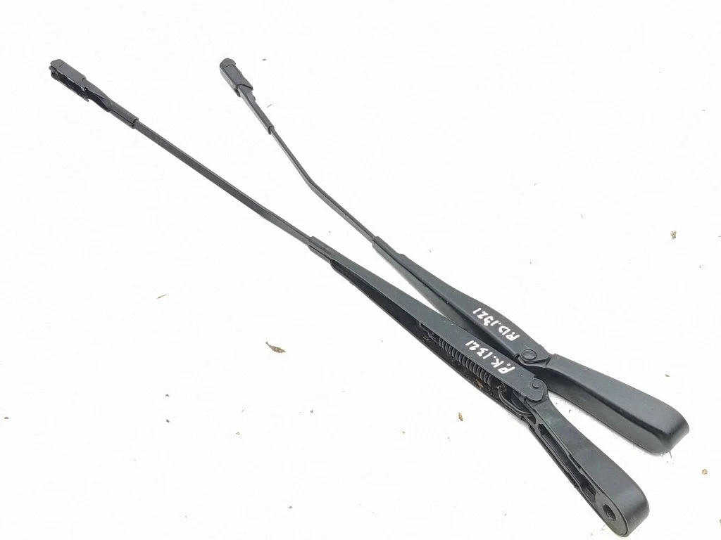 Windshield/front glass wiper blade A1778201100