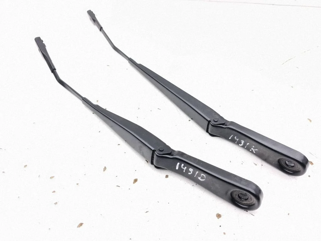Front wiper blade arm 5A0BC15