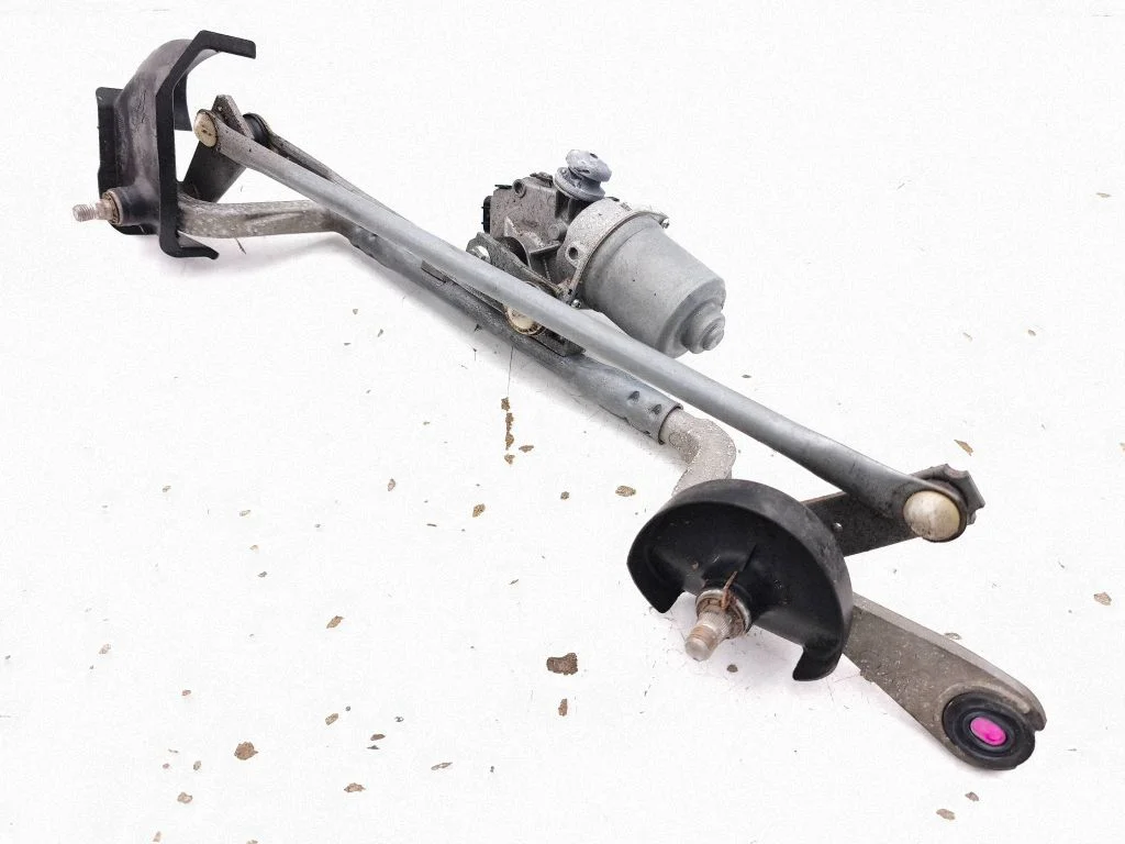 Front wiper linkage and motor 85110K0110