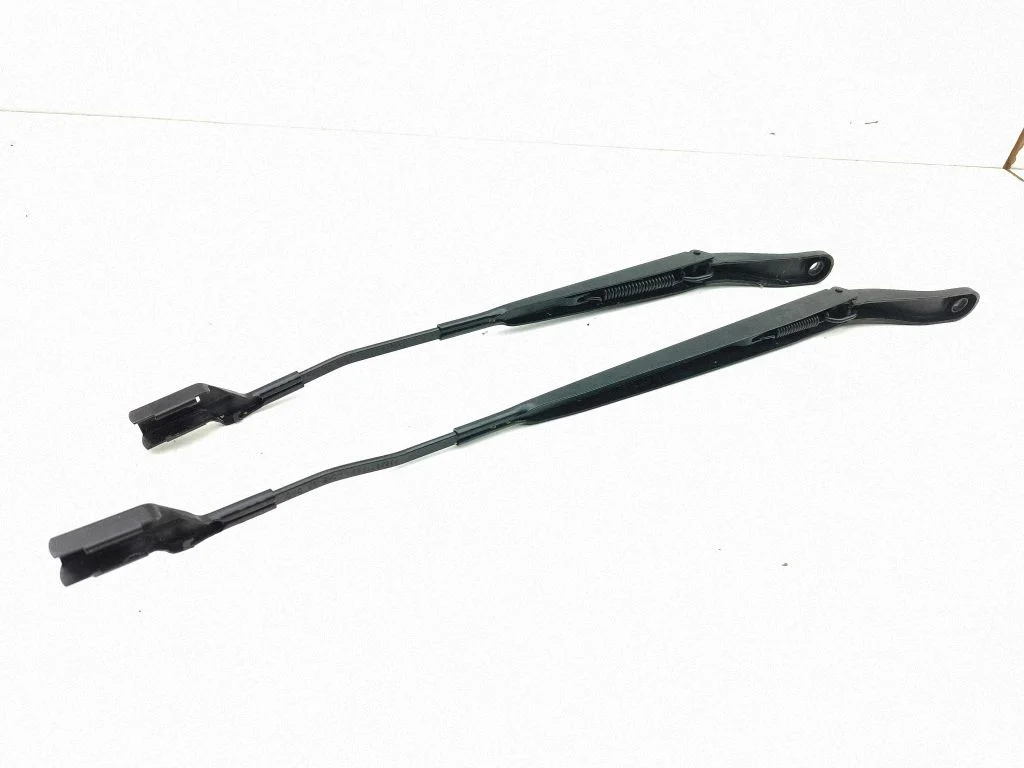 Windshield/front glass wiper blade 9822931980
