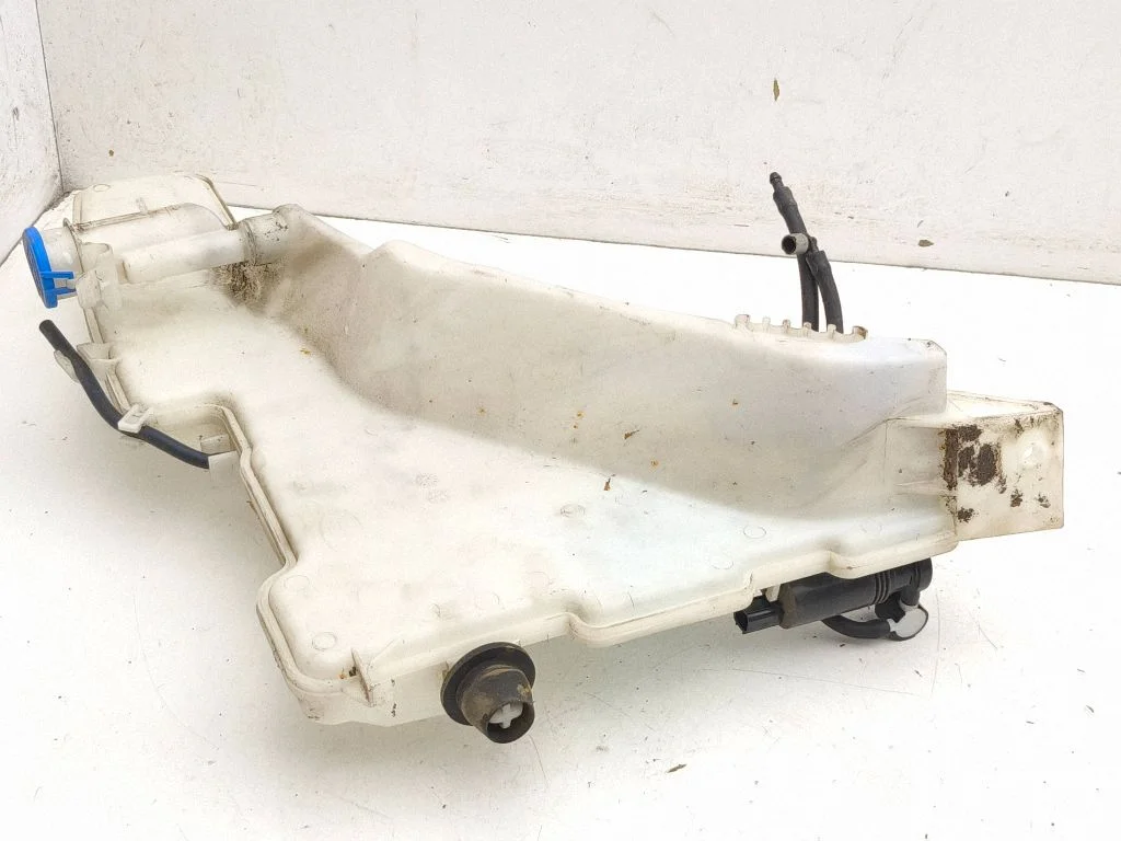 Windshield washer fluid reservoir/tank K8D217B613AC