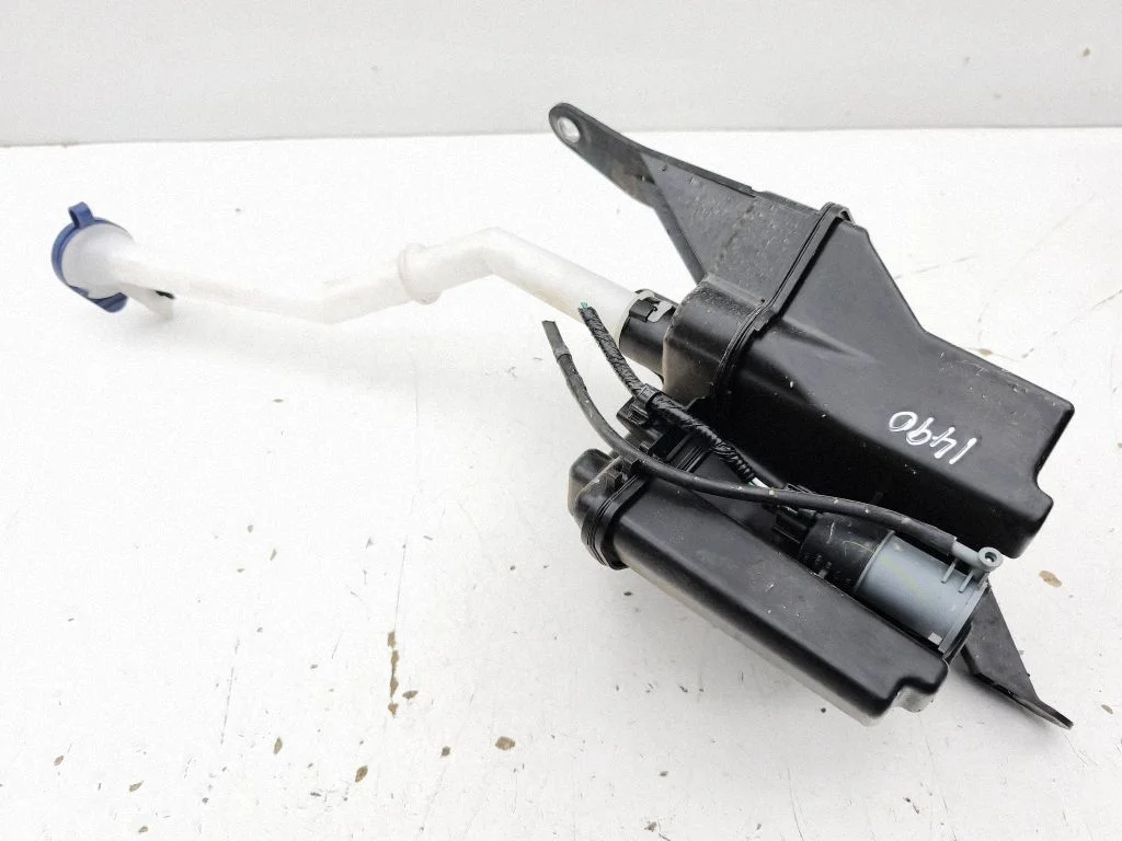 Windshield washer fluid reservoir/tank 85310F4130