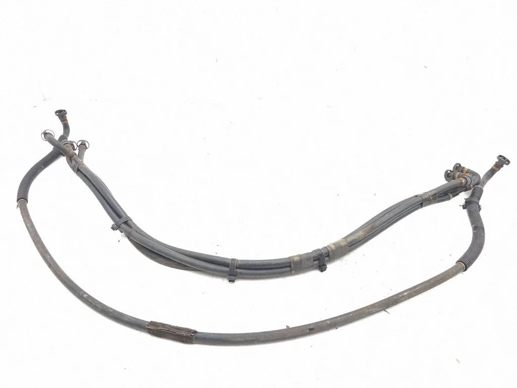 Headlight washer hose/pipe